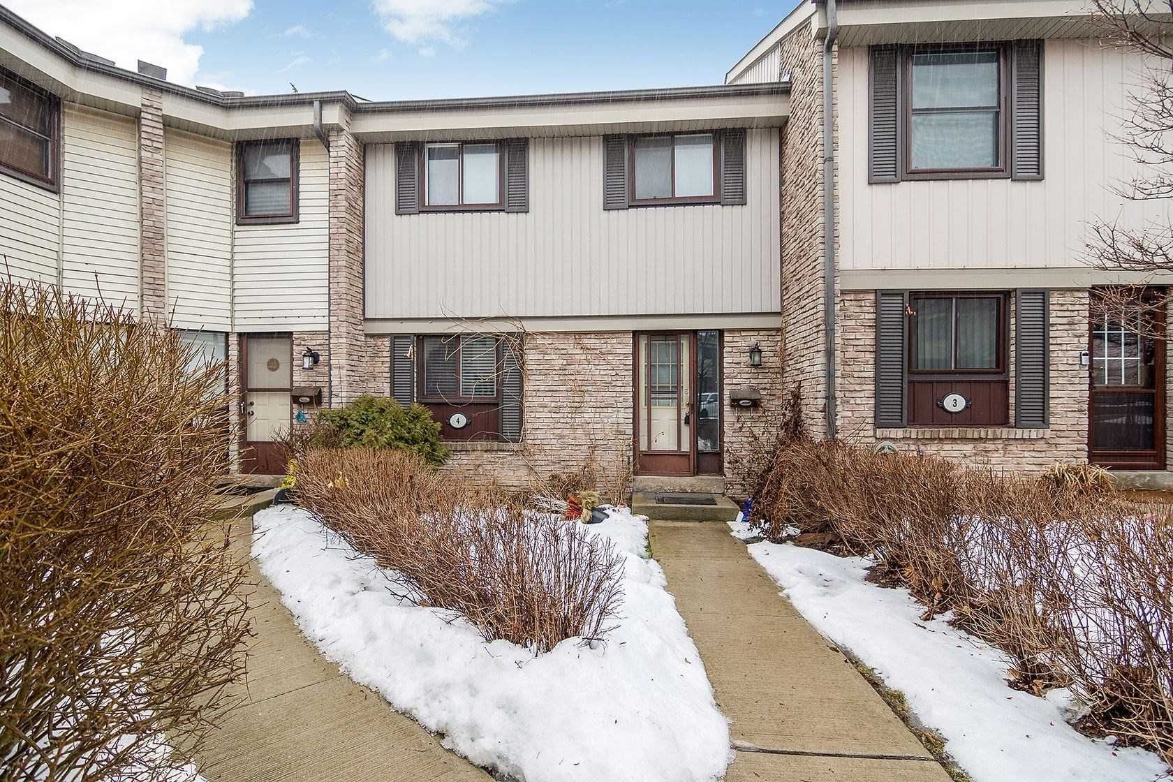 2779 Gananoque Dr 2779 Gananoque Drive Townhomes Unit 74 Strata.ca